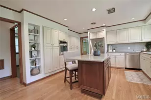 48 Webster Woods Dr, Webster Groves, MO 63119 - Photo 10