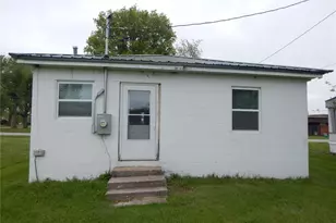 200 E Maple St, Curryville, MO 63339 - Photo 2
