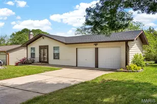111 Julie Ln, Saint Peters, MO 63376 - Photo 2