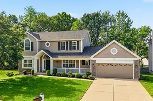 2412 Parkmoor Ct, Des Peres, MO 63021 - Photo 1