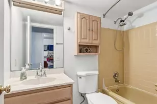 2425 Farnham Ct, Florissant, MO 63033 - Photo 28