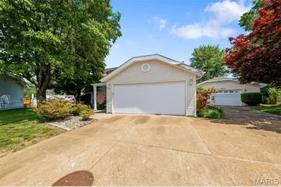 2425 Farnham Court, Florissant, MO 63033 - Photo 36