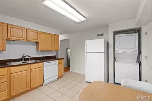 221 Monclay Ct, Saint Louis, MO 63122 - Photo 10