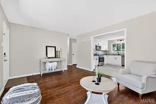 390 Versailles Dr, Florissant, MO 63031 - Photo 8