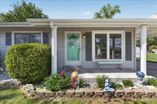 10433 Leitrim Dr, Saint Louis, MO 63123 - Photo 2