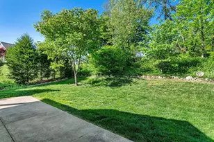 2061 Lost Meadow Dr, Saint Charles, MO 63303 - Photo 34