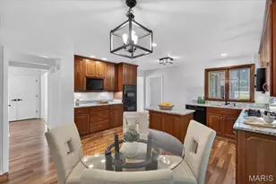 395 Royal Valley Dr, Creve Coeur, MO 63141 - Photo 12