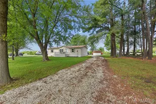 63 Pinnacle Lake Rd, New Florence, MO 63363 - Photo 2