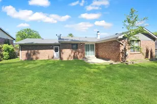 3660 Parc Chateau Ln, Saint Louis, MO 63033 - Photo 12