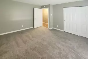 3660 Parc Chateau Ln, Saint Louis, MO 63033 - Photo 8