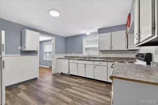 5545 Norway Dr, Normandy, MO 63121 - Photo 10