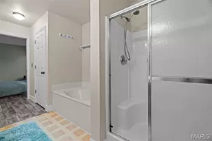 5794 Wickershire Ln, Saint Louis, MO 63129 - Photo 32