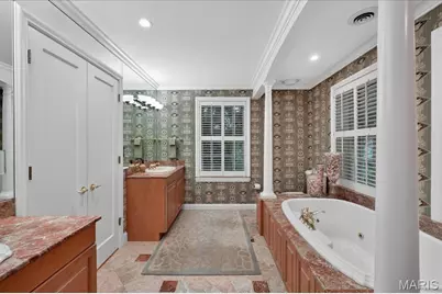 9111 Clayton Road, Saint Louis, MO 63124 - Photo 28