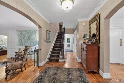 9111 Clayton Road, Saint Louis, MO 63124 - Photo 4