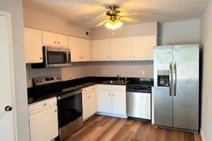 1942 Marine Terrace Dr, Saint Louis, MO 63146 - Photo 2