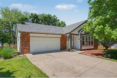 13 Running Waters Court, Saint Charles, MO 63304 - Photo 2