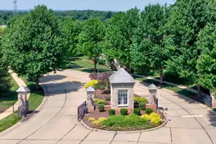 14623 Kendall Ridge Dr, Chesterfield, MO 63017 - Photo 2