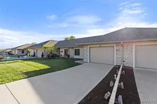 915 Pine Ave, Warrenton, MO 63383 - Photo 2