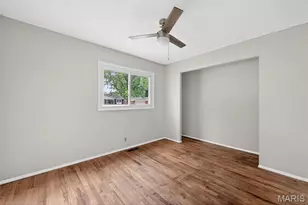 2195 Somerset Dr, Florissant, MO 63033 - Photo 12