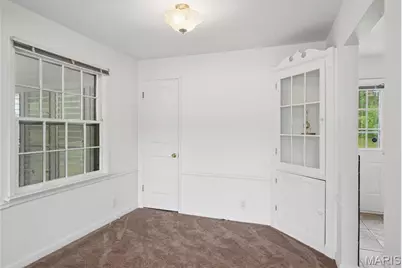 10200 Coburg Lands Drive, Bellefontaine Neighbors, MO 63137 - Photo 4