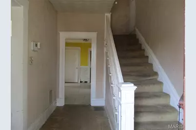 7035 Glades Avenue, Saint Louis, MO 63117 - Photo 2