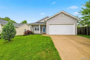 1818 Florine Ct, Saint Charles, MO 63303 - Photo 4