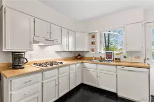 1140 E Parkedge Ln, University City, MO 63130 - Photo 10
