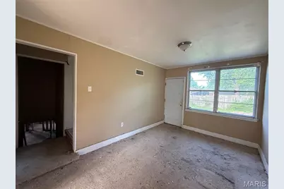 9715 Tullamoor Drive, Saint Louis, MO 63136 - Photo 8