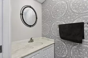 11904 Mattox Ct, Saint Louis, MO 63131 - Photo 8