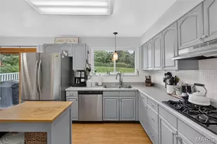 12011 Wesford Dr, Maryland Heights, MO 63043 - Photo 10