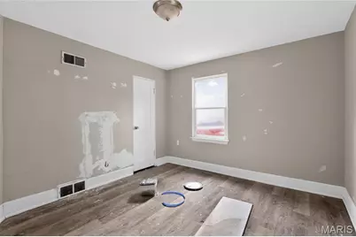 9827 Lorna Lane, Saint Louis, MO 63136 - Photo 14