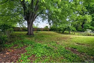 9827 Lorna Lane, Saint Louis, MO 63136 - Photo 8