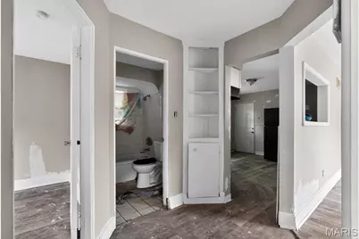 9827 Lorna Lane, Saint Louis, MO 63136 - Photo 12