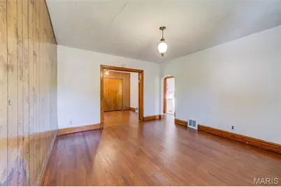 9721 Midland Boulevard, Overland, MO 63114 - Photo 8