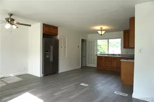 7916 Birkenhead Dr, Marlborough, MO 63123 - Photo 6
