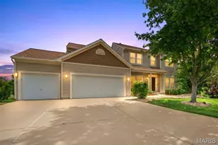 720 Brook Manor Ct, Lake Saint Louis, MO 63367 - Photo 2