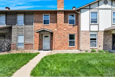 21 Park Charles Boulevard S #B, Saint Peters, MO 63376 - Photo 2