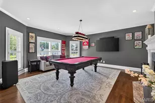 9801 Hilltop Dr, Sunset Hills, MO 63128 - Photo 12
