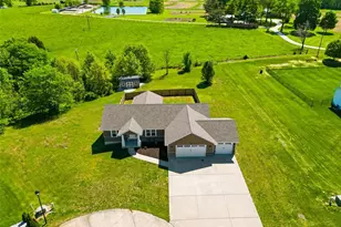 150 Moore Estates Dr, Troy, MO 63379 - Photo 2