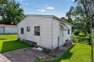 3502 West Pl, Saint Louis, MO 63121 - Photo 10