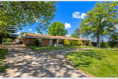 10000 Stonell Drive, Affton, MO 63123 - Photo 24