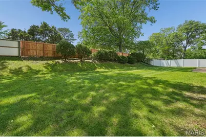 329 Meadowbrook Drive, Ballwin, MO 63011 - Photo 38