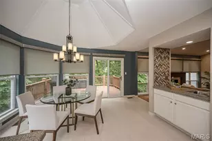 2041 Avalon Ridge Cir, Fenton, MO 63026 - Photo 10
