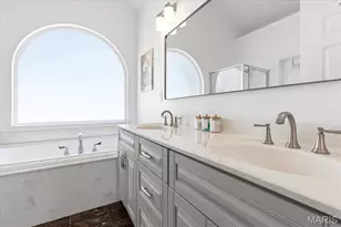 21 W Waymire Ave, Saint Louis, MO 63119 - Photo 20