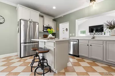 21 W Waymire Avenue, Saint Louis, MO 63119 - Photo 8