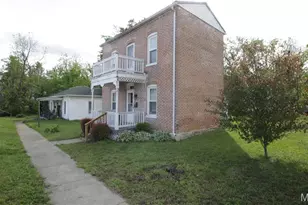 914 S 2nd St, De Soto, MO 63020 - Photo 2