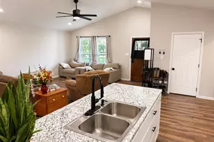 507 Hawthorne St, Desloge, MO 63601 - Photo 2
