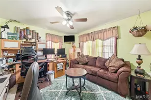 1225 Sunbeam Ln, Saint Louis, MO 63137 - Photo 16