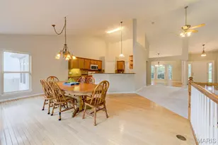 819 Hidden Spring Dr, Saint Charles, MO 63304 - Photo 10