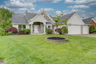 819 Hidden Spring Dr, Saint Charles, MO 63304 - Photo 2
